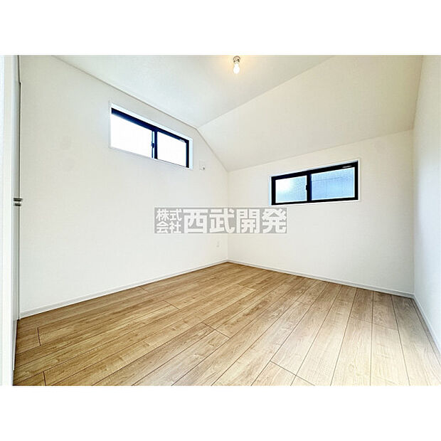 【2階洋室5.5帖】