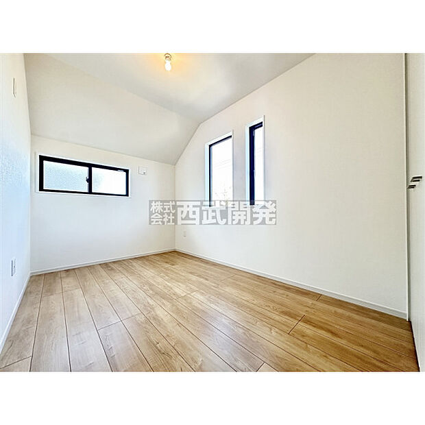 【2階洋室5帖】