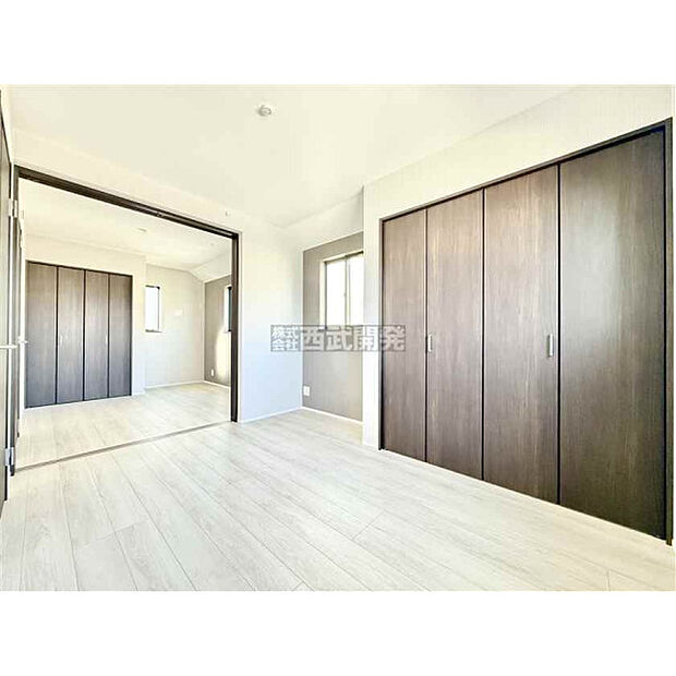 洋室5.0帖(東側)