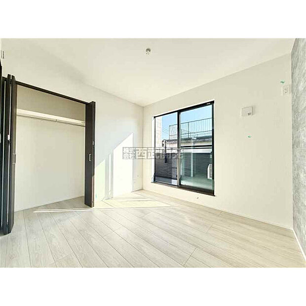 洋室5.0帖(南側)