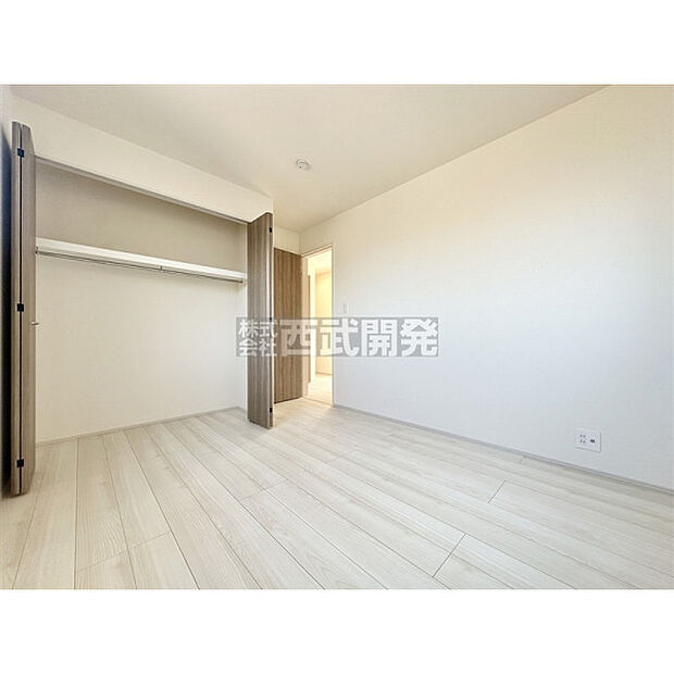 【2階洋室5帖】