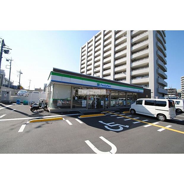 ファミリーマート入間豊岡店