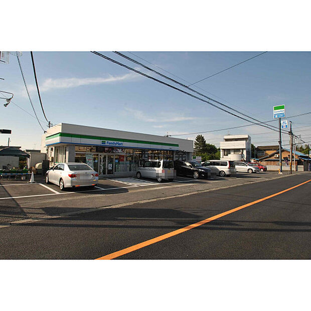 ファミリーマート狭山店
