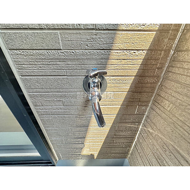 バルコニーに水栓