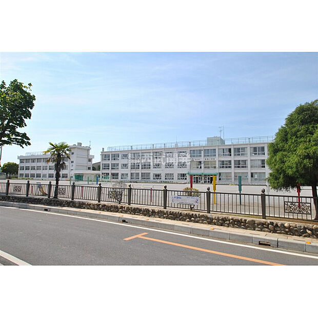 奥富小学校