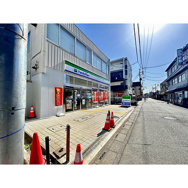 ファミリーマート入曽駅前店
