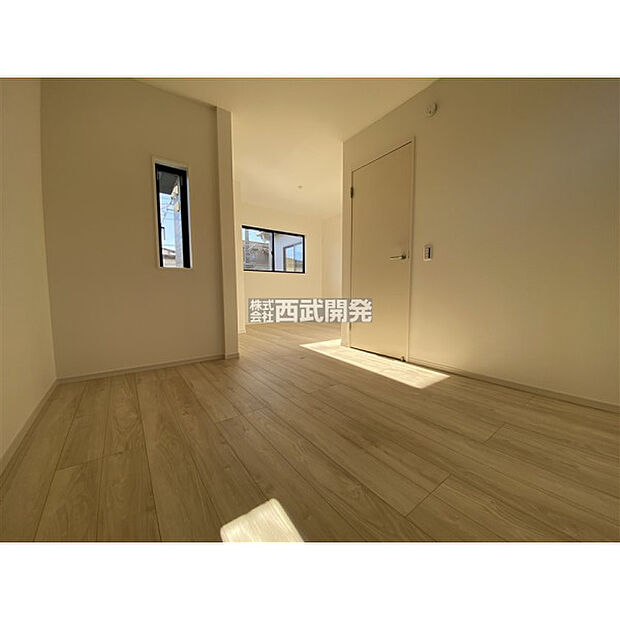 2階洋室9.7帖/可変型間仕切り洋室