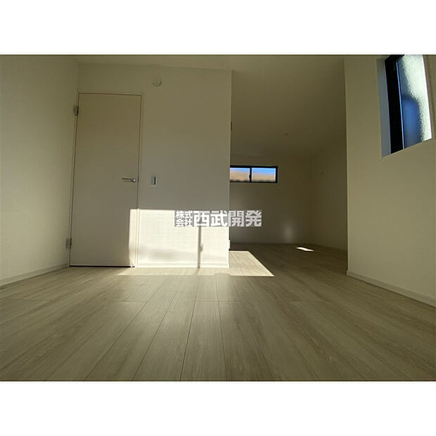 2階洋室9.7帖/可変型間仕切り洋室