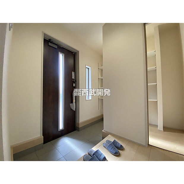 シューズクローク付き玄関