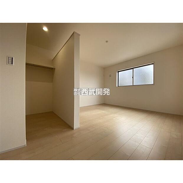 2階洋室8.5帖+ウォークインクローゼット