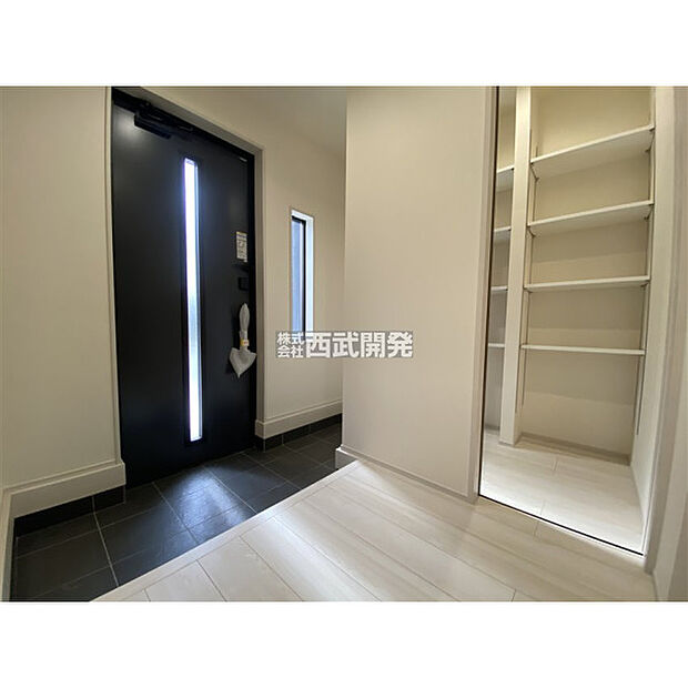 シューズインクローク付き玄関