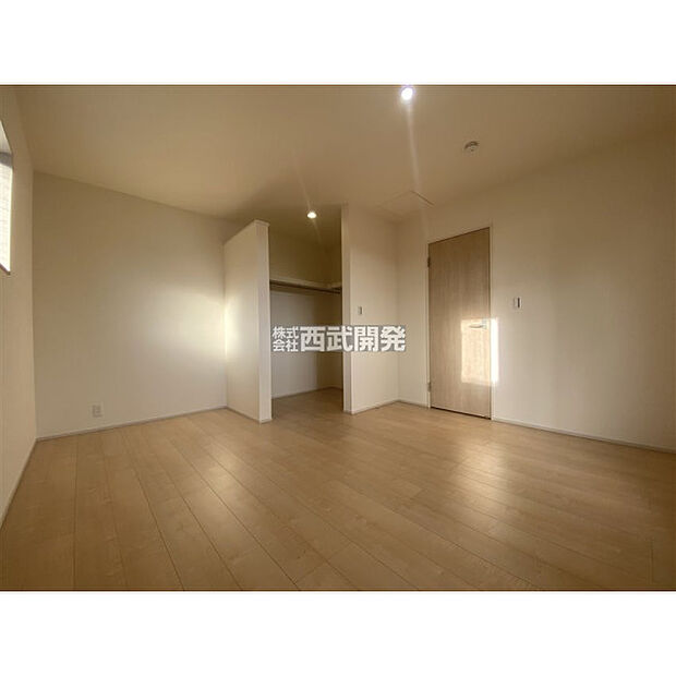 2階洋室7．5帖＋ウォークインクローゼット