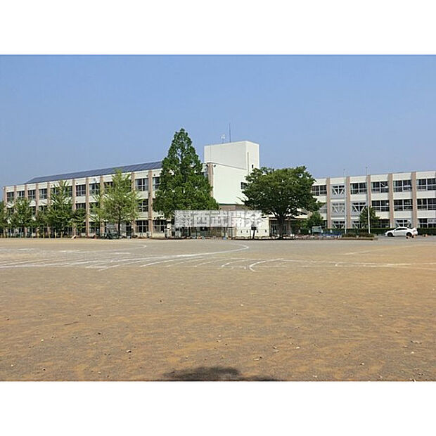 鳩山小学校