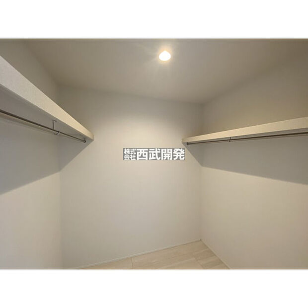 2階洋室7．5帖備え付けのウォークインクローゼット