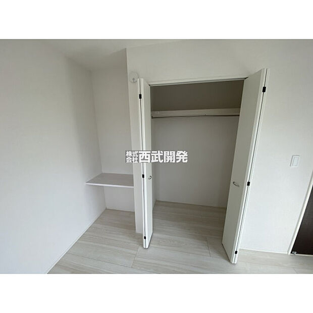 2階洋室6．25帖備え付けのカウンター