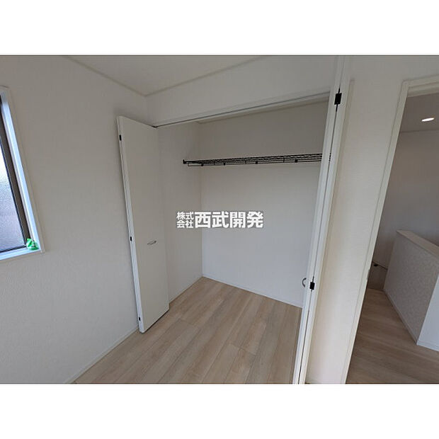 2階洋室6帖備え付けのクローゼット