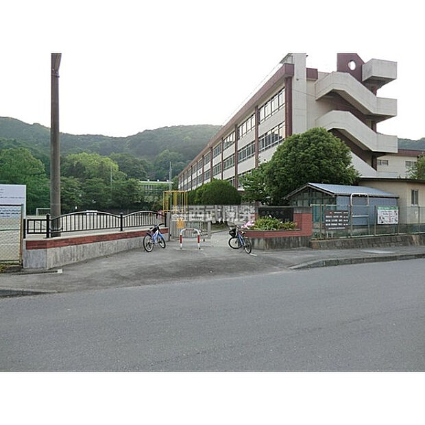 越生小学校