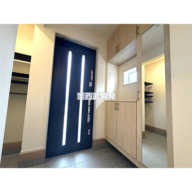 土間収納付き玄関