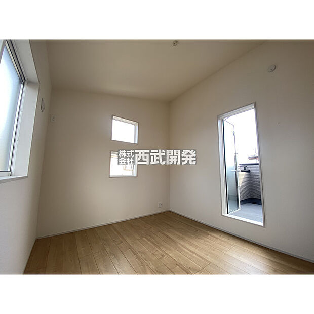 2階洋室5.25帖/勾配天井