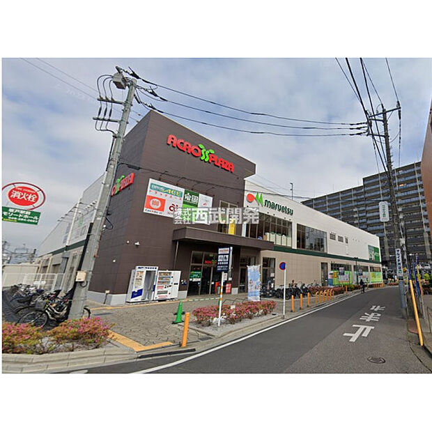 アクロスプラザ