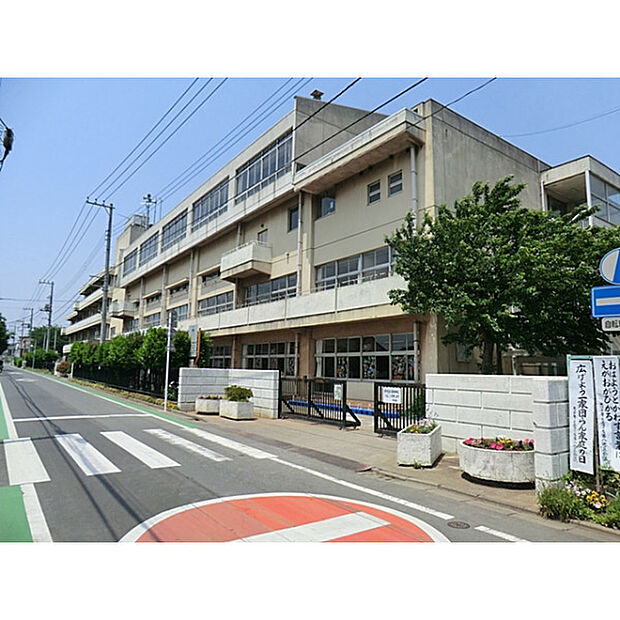 新宿小学校