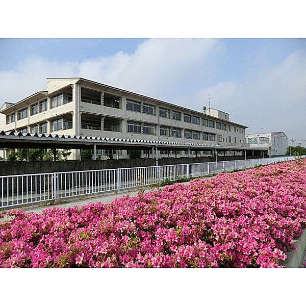 西中学校
