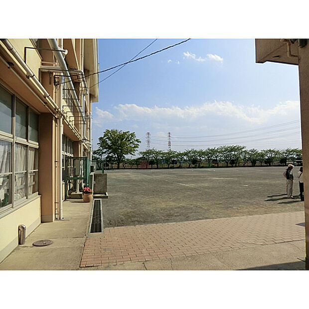 今成小学校
