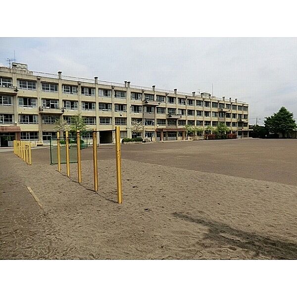 初雁中学校