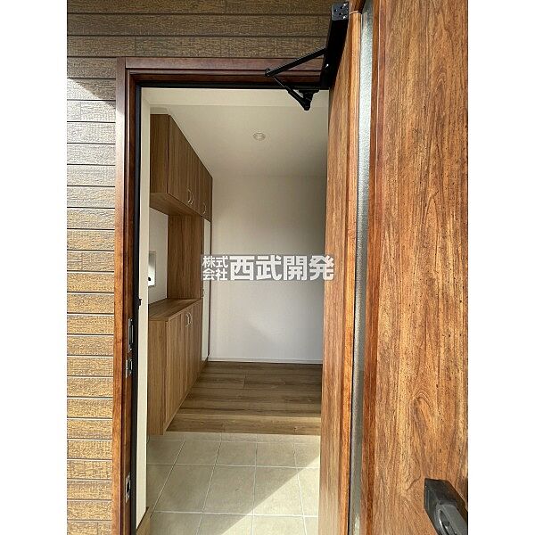 玄関を拡大表示