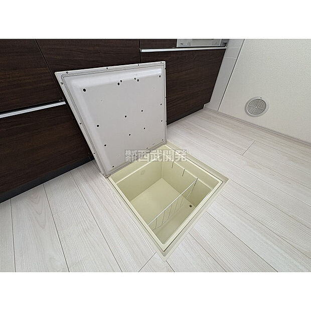 キッチン床下収納