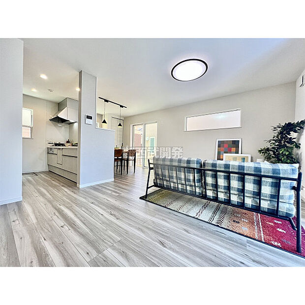 配置してある家具や小物は参考展示の為売買物件に含まれません。