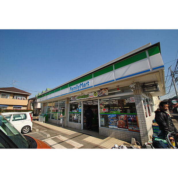ファミリーマート大宮佐知川店