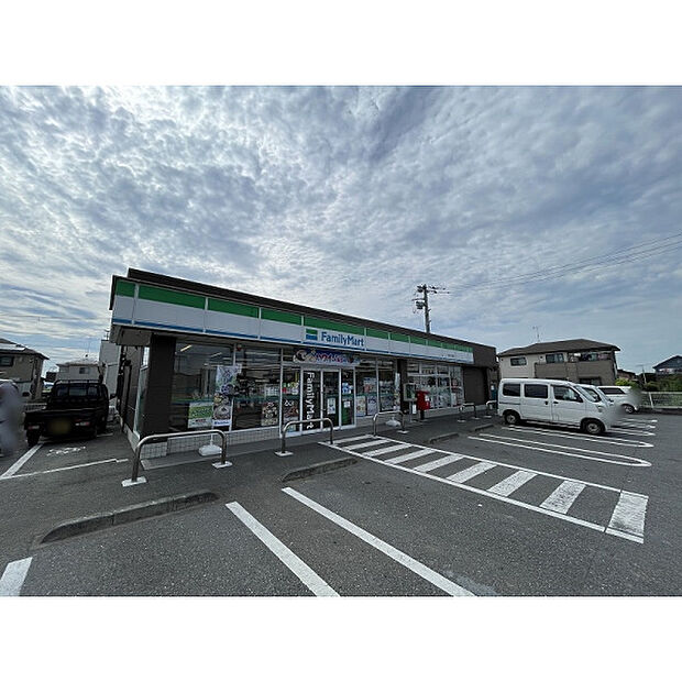 ファミリーマート川越府川高畑店