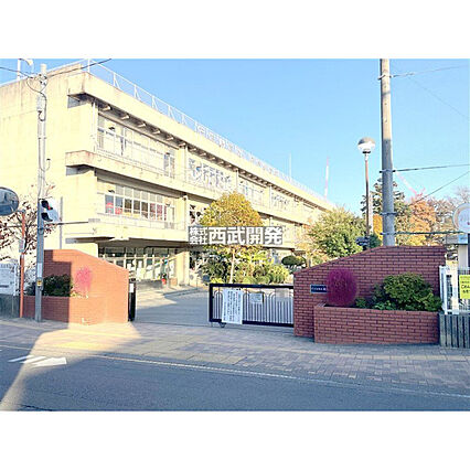 日進小学校