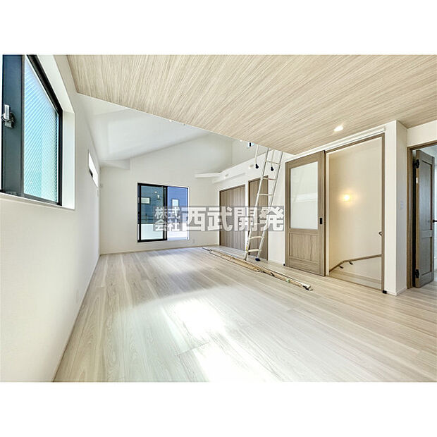■ LDK 【 19.5帖 】シンプルだからこそ、あなた好みの住空間に染めやすいかと思います!ダイニングスペースとリビングスペースがしっかり確率しています