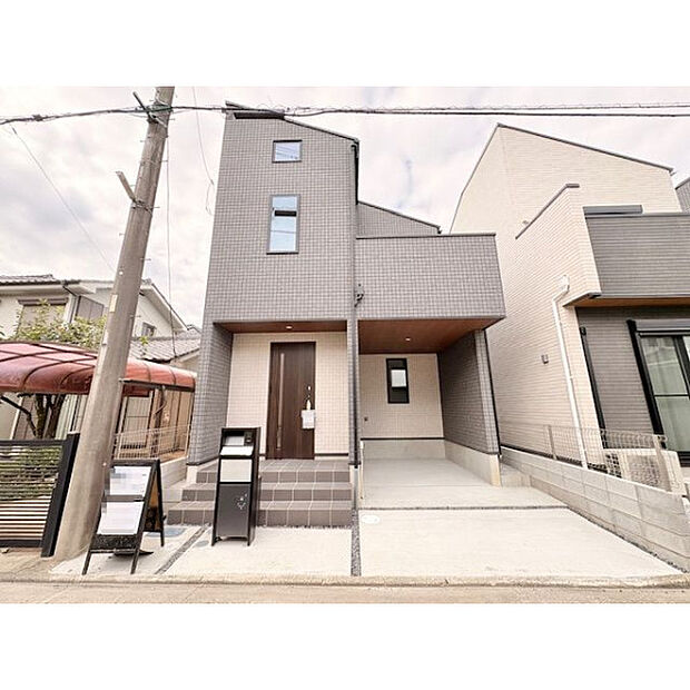 【Appearance】時の経過があっても変わらない居住性の高さと、住むごとに親しみ深くなるデザイン。「共に」毎日を過ごす大切な時間は『お住まい』も同じです。そんな空間をご自身でご確認ください。