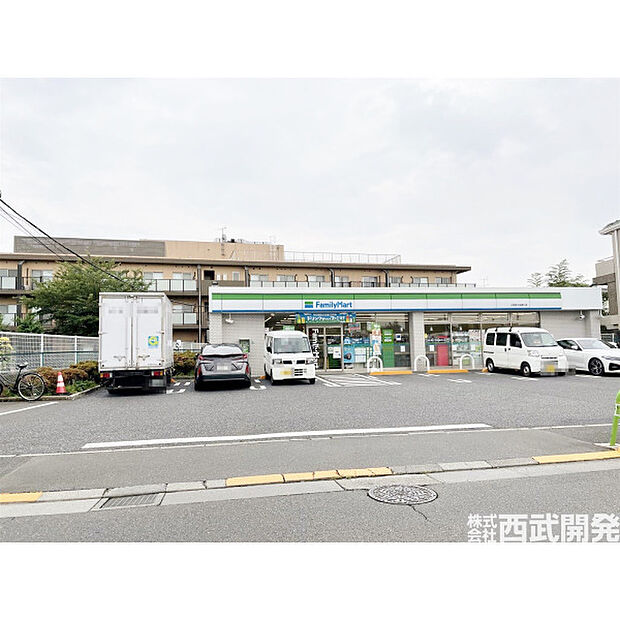 ファミリーマート大泉長久保通り店