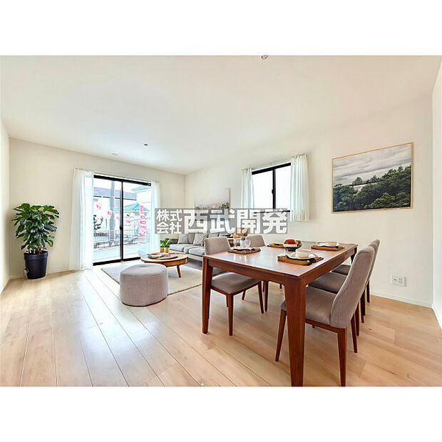 配置してある家具や小物はCGによるイメージです