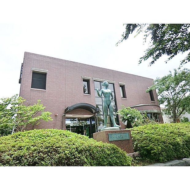 稲荷山図書館