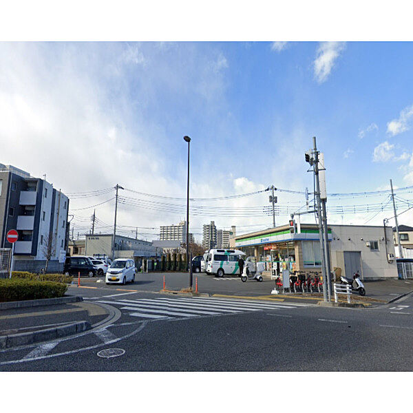 ファミリーマート練馬富士見台店