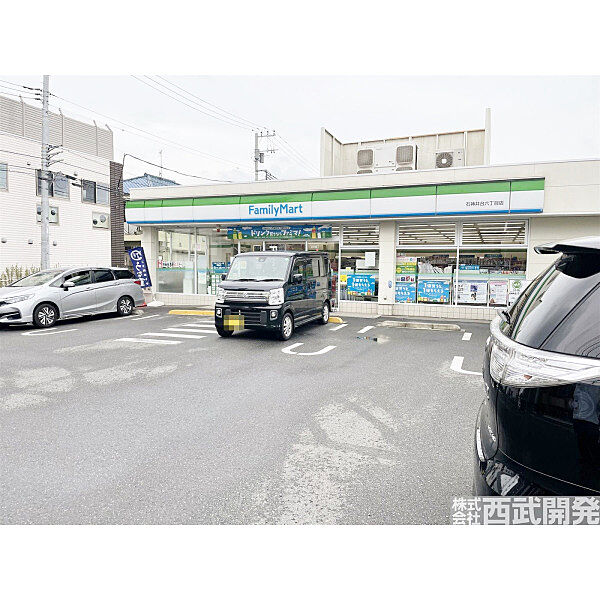 ファミリーマート石神井台六丁目店