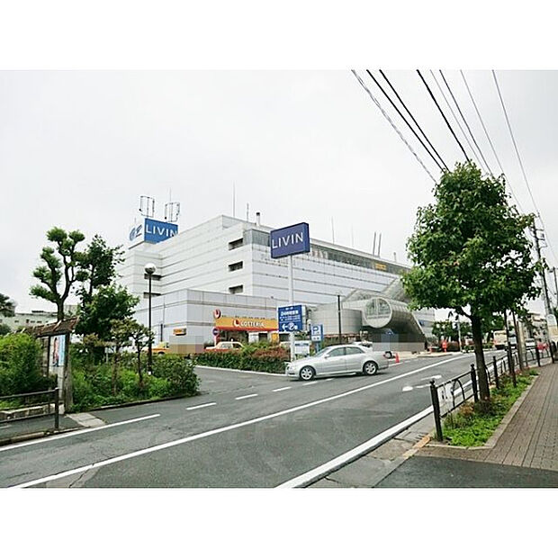 リヴィンオズ大泉店
