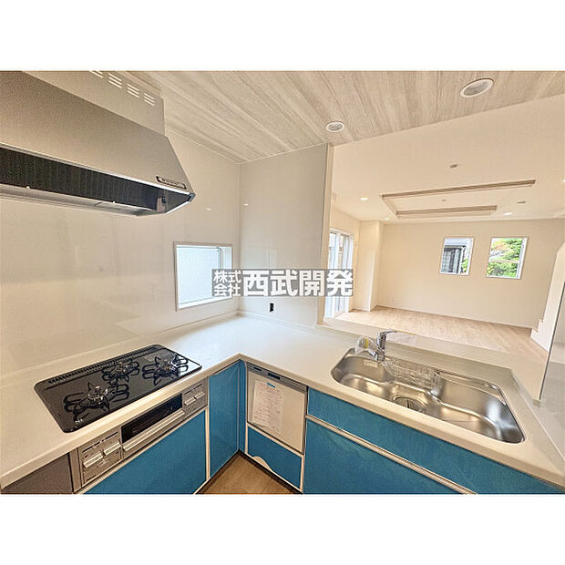 作業効率の良い動線を確保しやすく料理がしやすいL型キッチン。