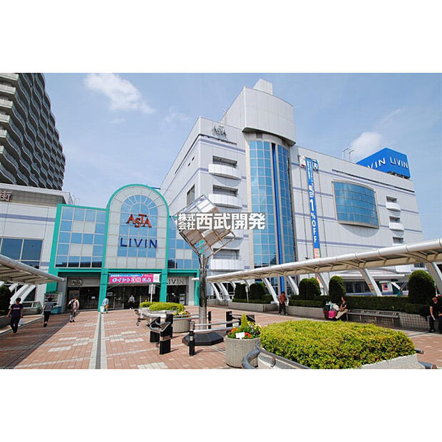 リヴィンアスタ