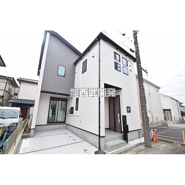 シンプルで飽きがこない外観仕様。