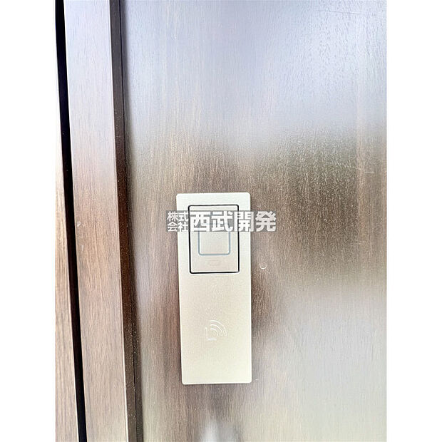 玄関ドアスマートキーシステム