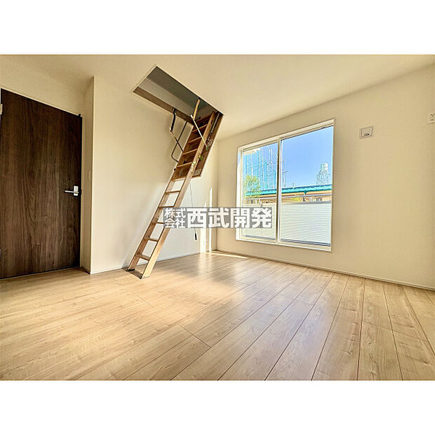 洋室6.8帖
