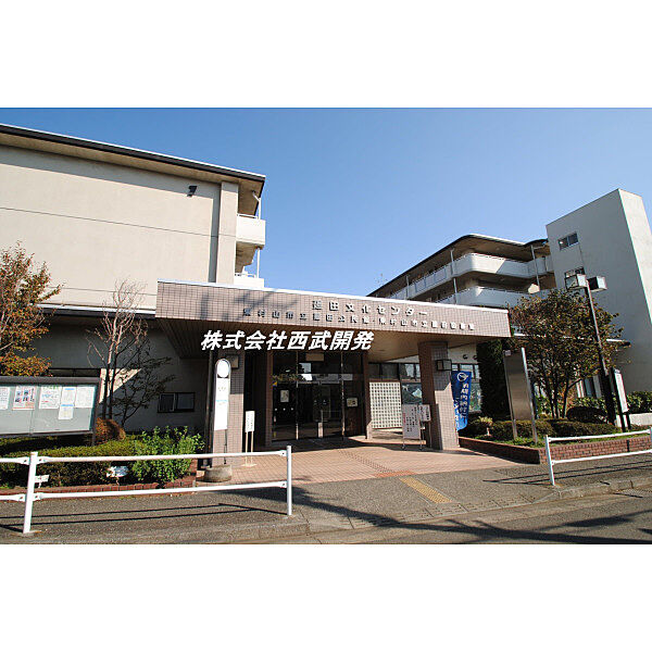 廻田図書館