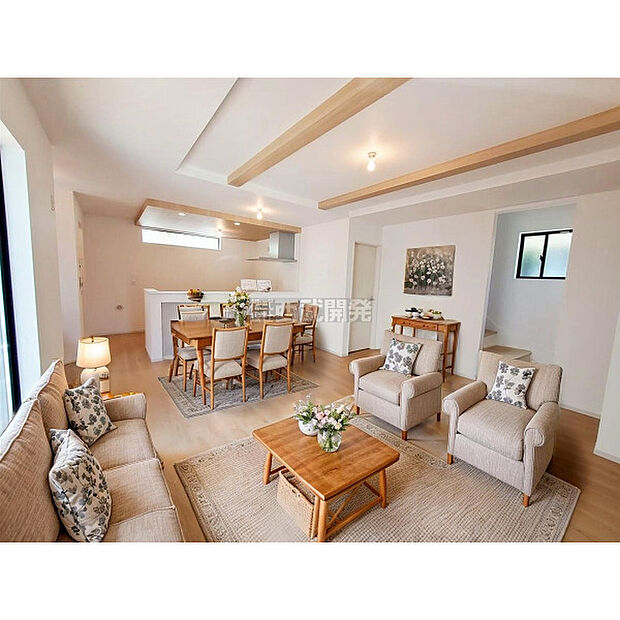 配置の家具や小物はCGによるイメージです。