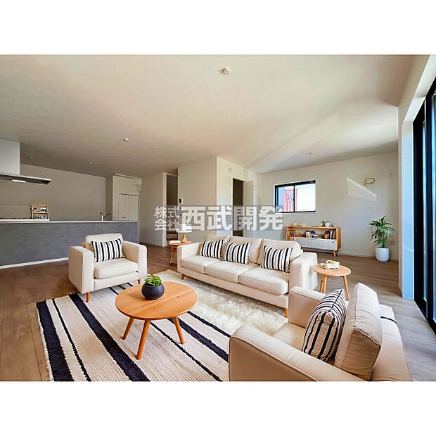 配置の家具や小物はCGによるイメージです。